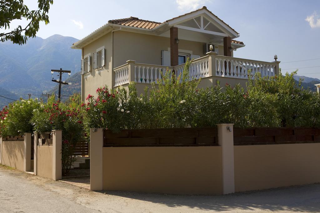 Le Torri Villas By Nidri Holiday Villas Bagian luar foto